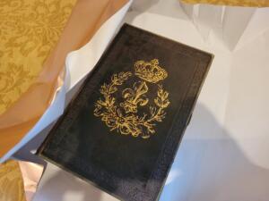 Keepsake book box